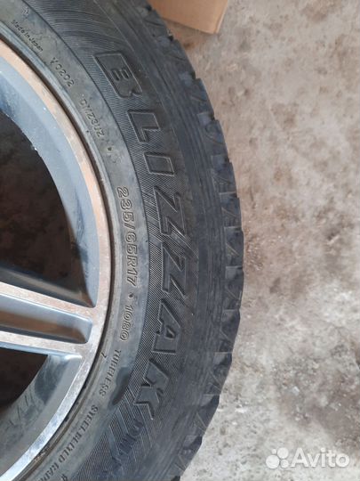 Bridgestone Blizzak LM-001 235/65 R17 108Q