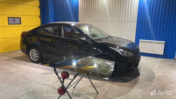 Стекло лобовое Киа Рио