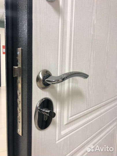 Входная дверь для улицы