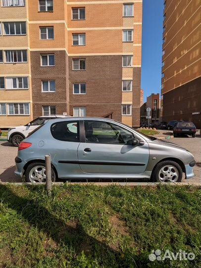 Peugeot 206, 2001