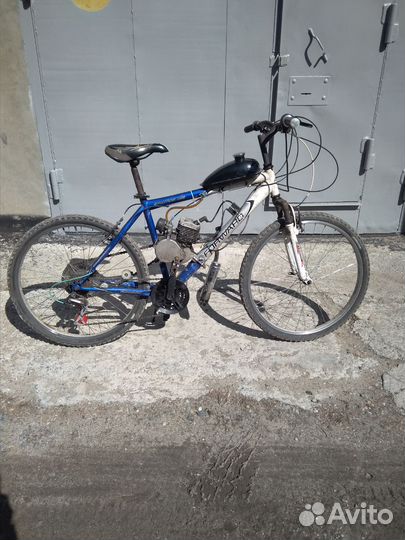 Велосипед с бензиновым мотором