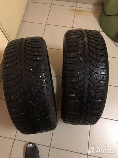 Bridgestone Blizzak Spike-01 215/55 R16 93T