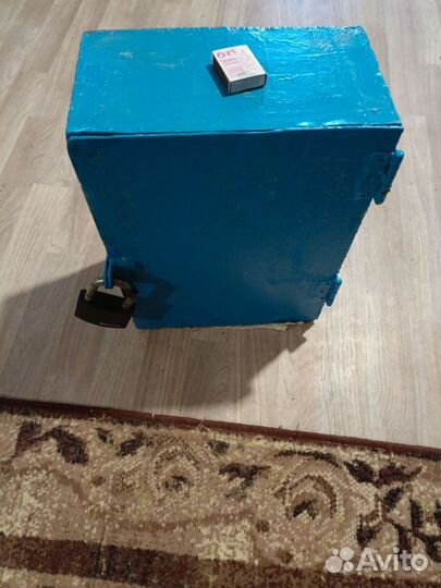 Сейф металлический