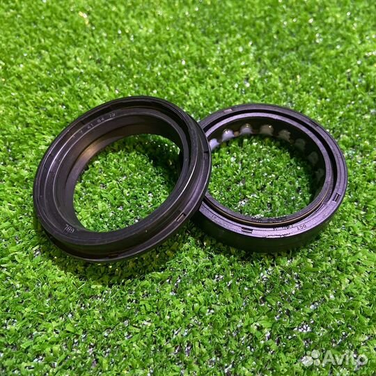 Сальники и пыльники вилки мотоцикла