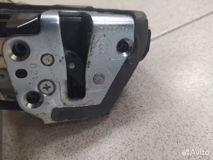 Замок двери задний правый камри 40
