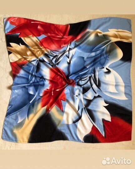 Шелковый женский платок