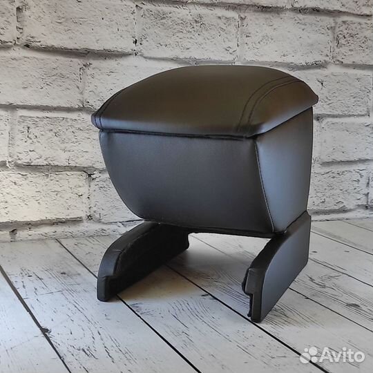 Подлокотник Audi A4 B5 (1995 - 2000 )