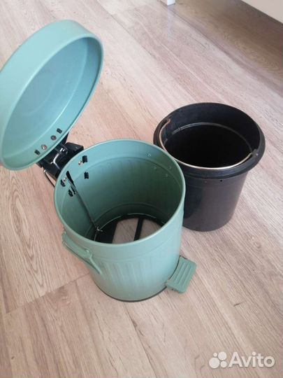 Урна для мусора офисная. Мусорный бачок