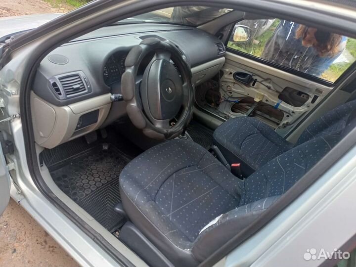 Салон на Renault Clio 2 2003гв