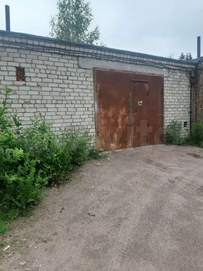 Гараж, > 30 м²