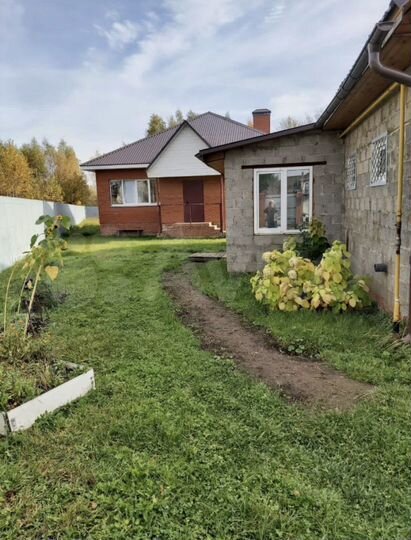 Дом 1573 м² на участке 18 сот.