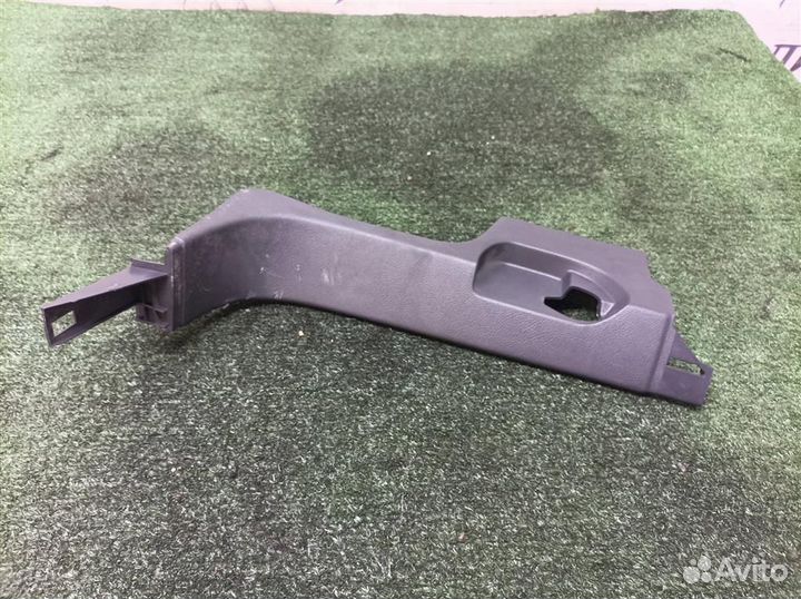 Накладка порога (внутренняя) передняя правая VW T