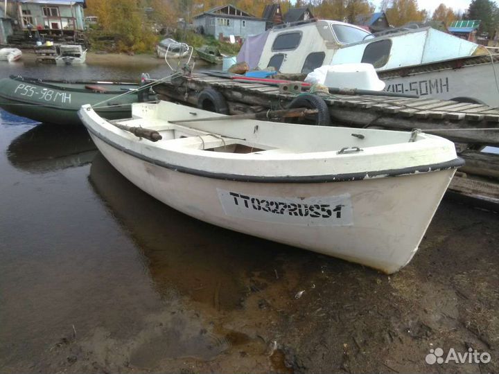 Шлюпка водоизмещающая