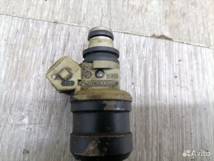 Форсунка инжекторная Hyundai Sonata Y3 G4CP 1998