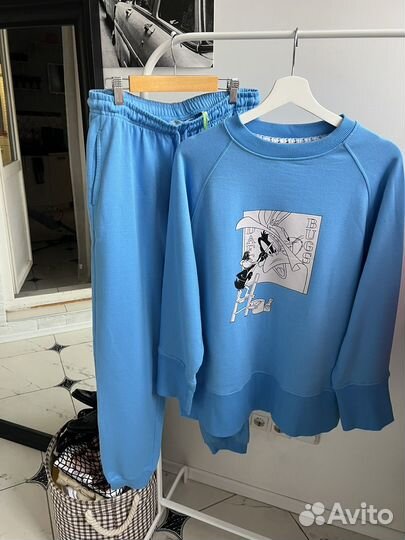 Костюм спортивный