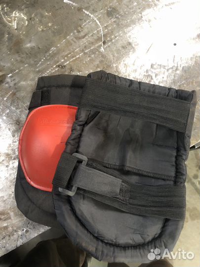 Наколенники