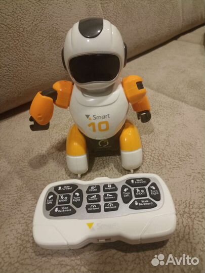 Игрушка робот с пультом