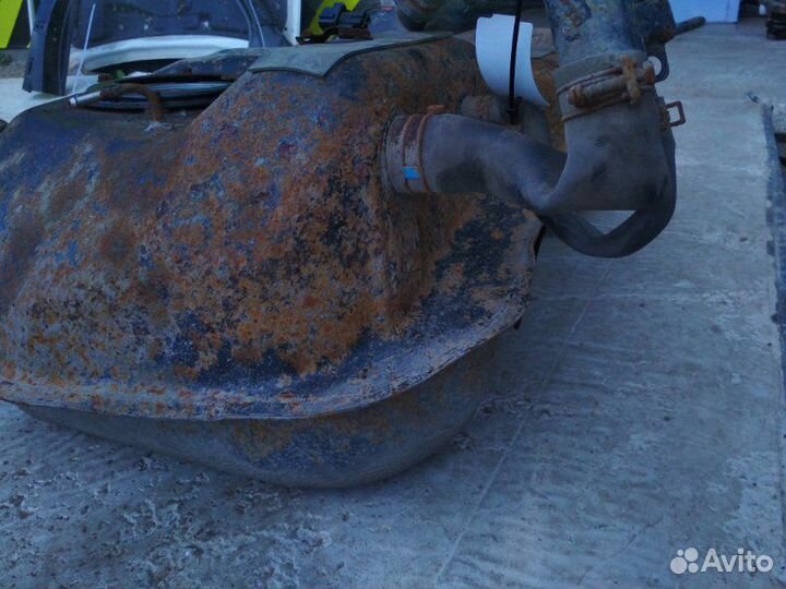 Бак топливный Citroen C-Crosser 2.4 2011