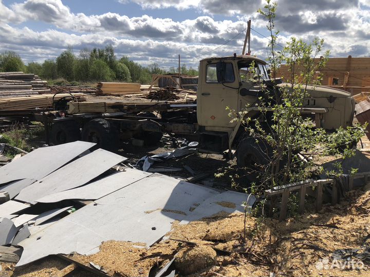 Лесовоз Урал на запчасти