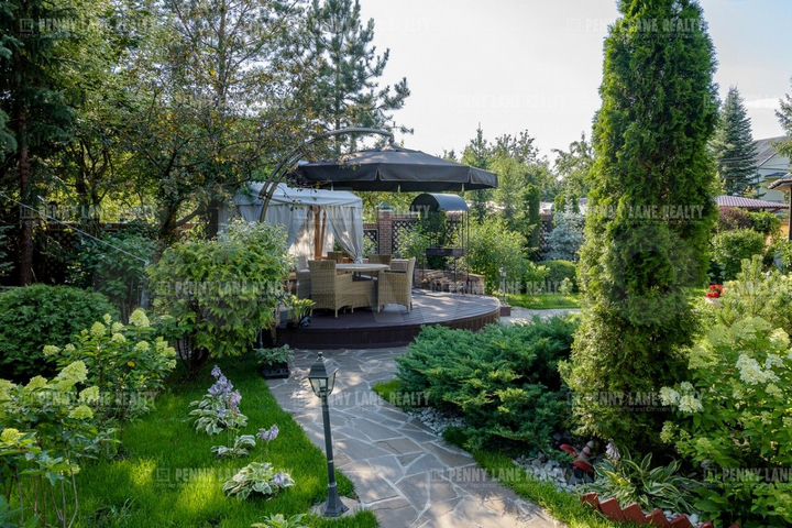 Коттедж 650 м² на участке 16 сот.