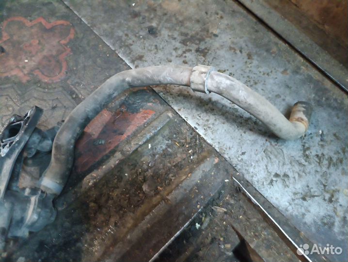 Патрубок охлаждения Skoda Fabia 2