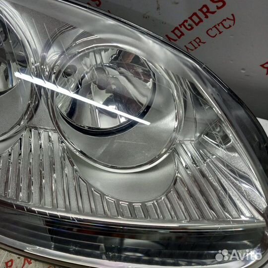 Фара галогеновая передняя правая Volkswagen Golf 5