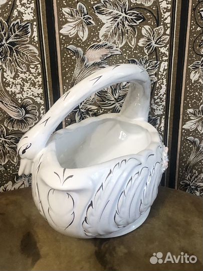 Конфетница Лебедь