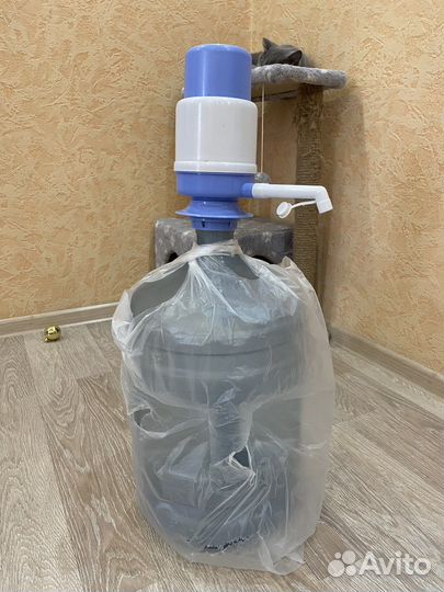 Помпа и бутыль