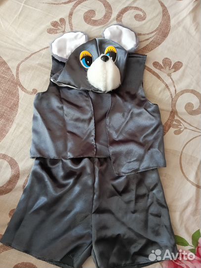 Продам детские новогодние костюмы