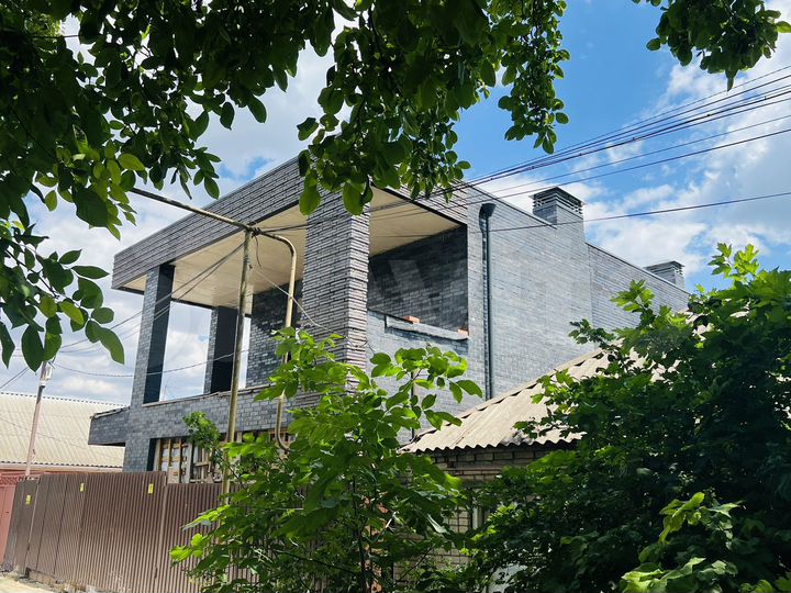 Дом 180,8 м² на участке 3,7 сот.