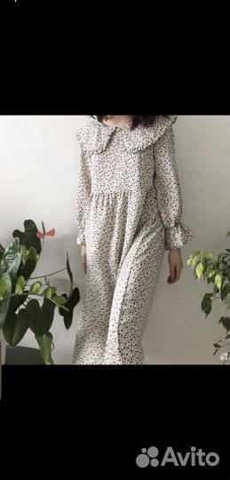 Платье с объемным воротом