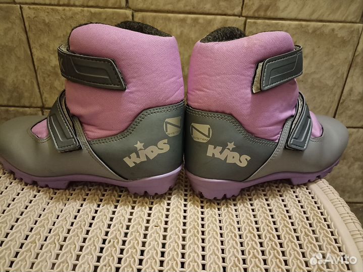 Лыжные ботинки