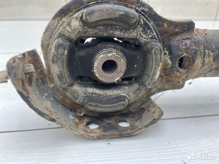 Кронштейн заднего редуктора Honda Hr-V 1 D16W5