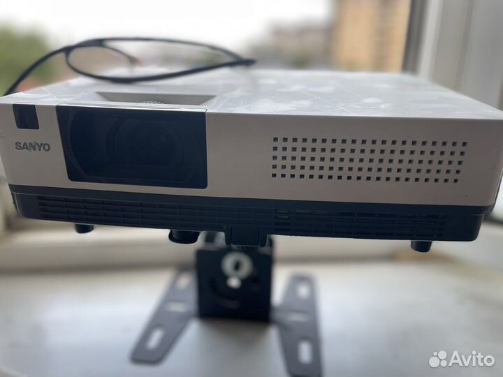 Проектор sanyo