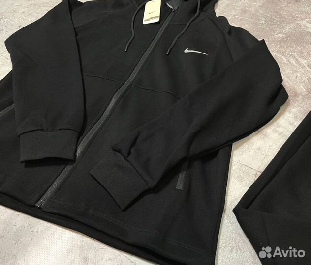 Спортивные костюмы Nike