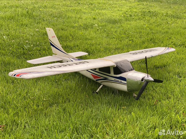 Радиоуправляемый самолет Art-Tech Cessna 182