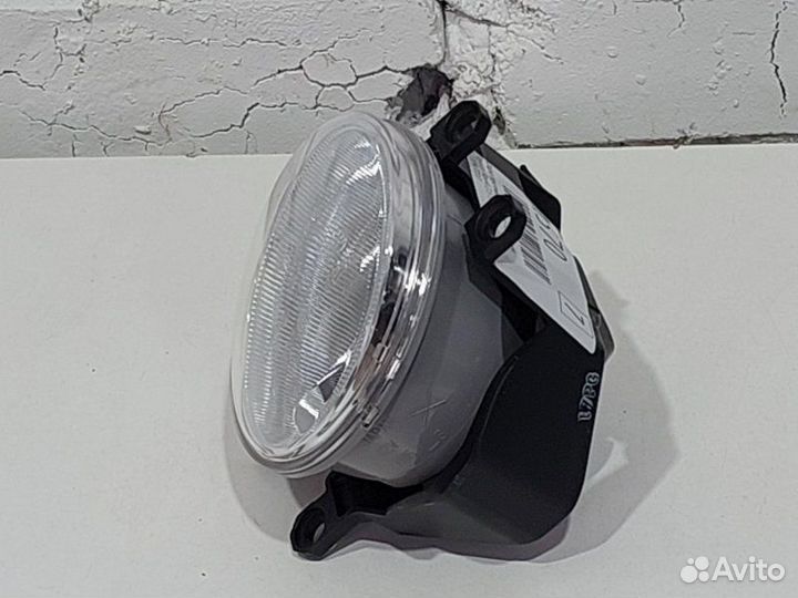 Фара противотуманная передняя левая Toyota Rav4