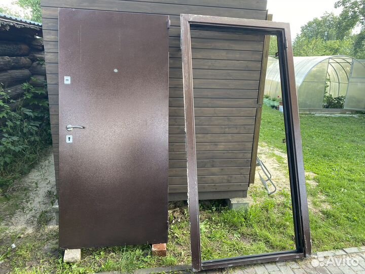 Металлическая дверь бу