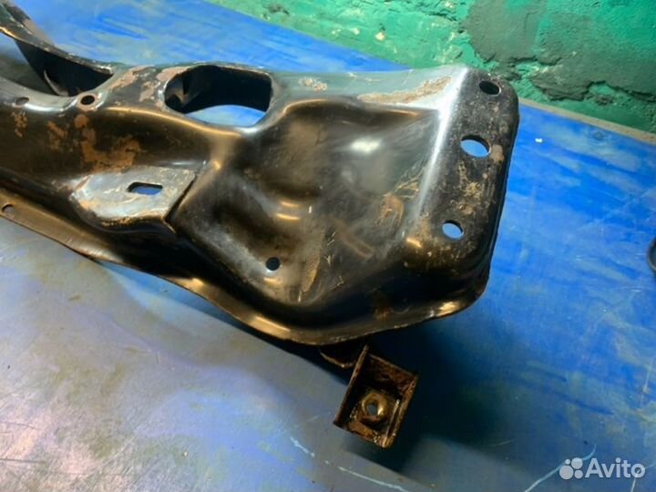 Балка подвески передняя Subaru Impreza GD 2001