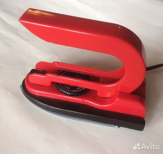 Утюг дорожный