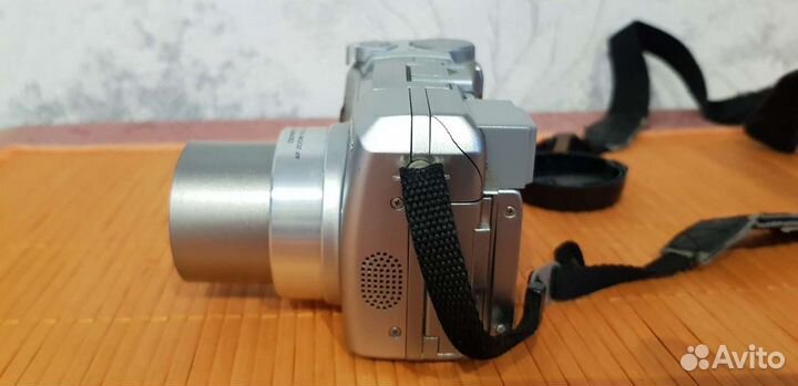 Компактный фотоаппарат