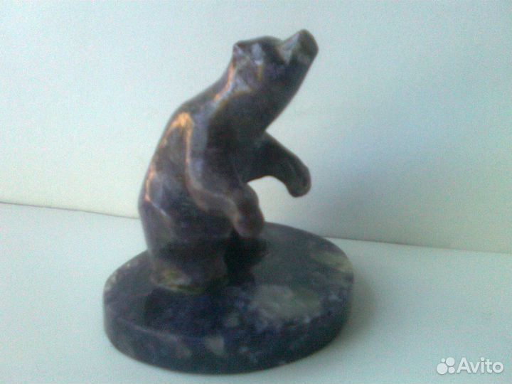 Статуэтка из чароита