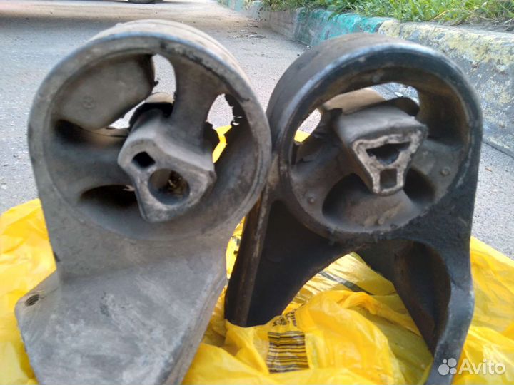 Подушка двигателя крайслер себринг 2