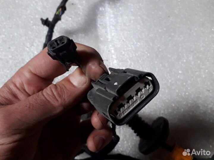 Проводка задней двери Hyundai Solaris Ii