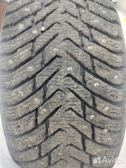 Nokian Tyres Hakkapeliitta 8 215/55 R16