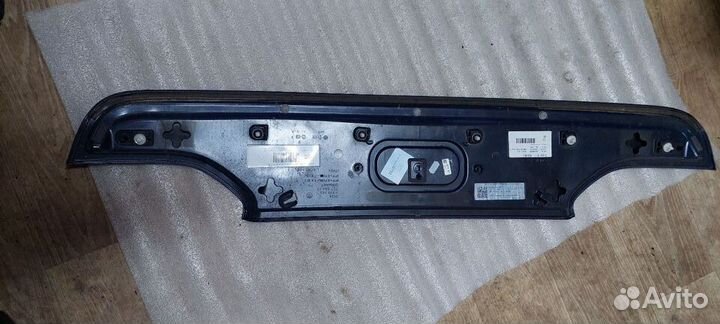 Накладка крышки багажника BMW G11 с 2015-2019г