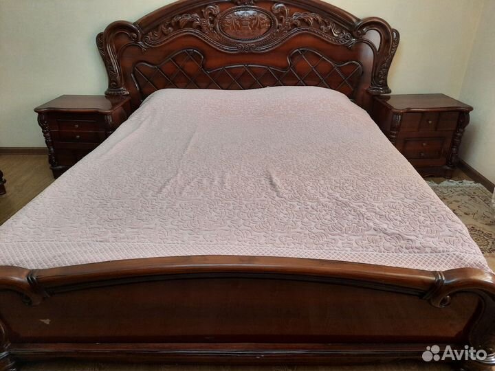 Спальный гарнитур