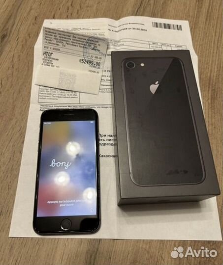 Телефон iPhone 8 64 gb