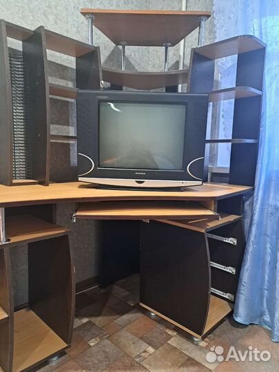 Компьютерный стол