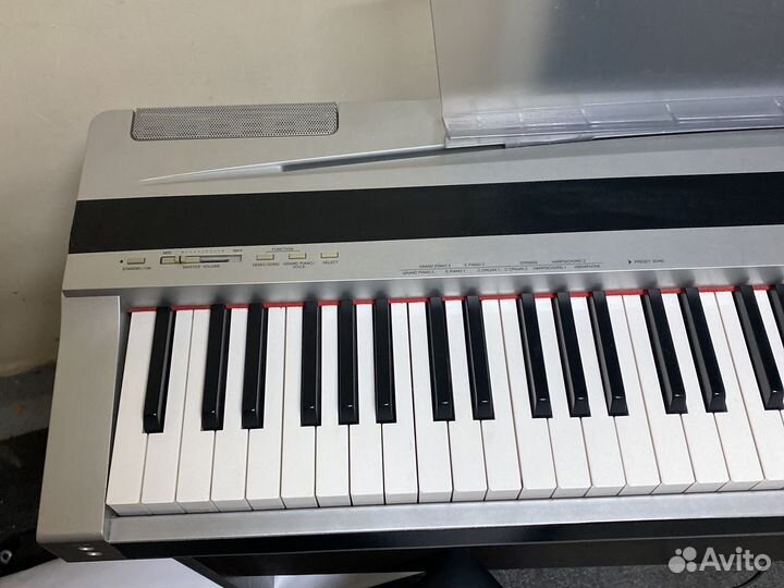 Цифровое пианино yamaha p 70 стул стойка чехол